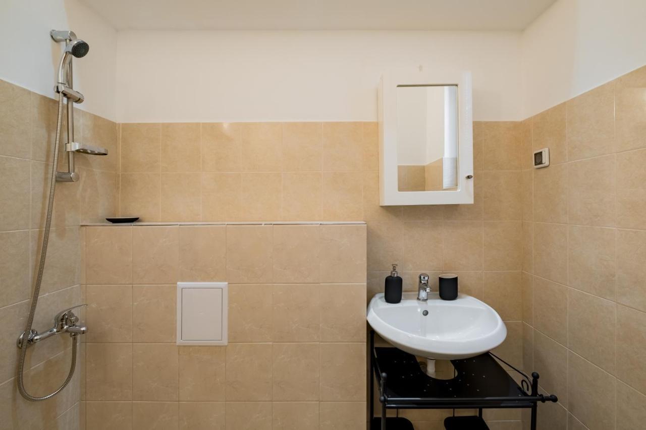 Spacious 3 Bedroom Home In Sofia'S Top Center ภายนอก รูปภาพ